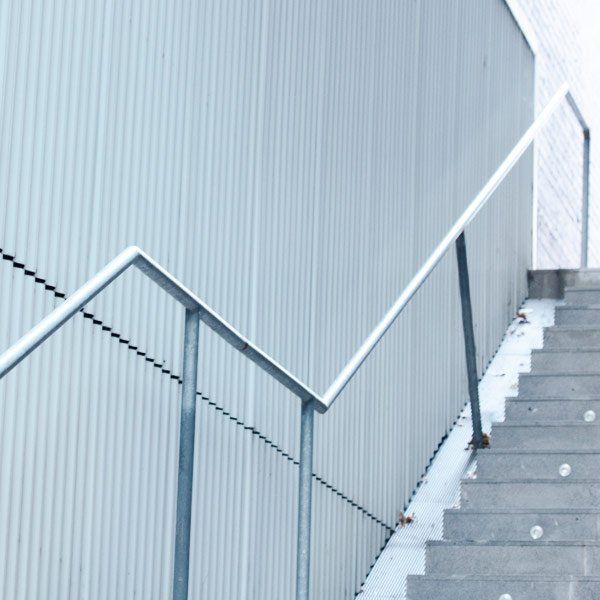 Pasamanos metálico redondo