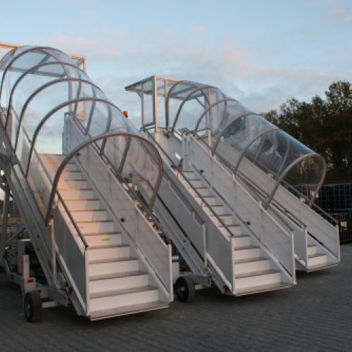 Grupo de escaleras | HANDLING 12