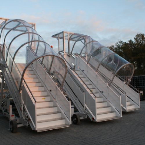 Escalera remolcable pasajeros ERP/D MOT con Canopi